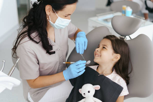 Best Emergency Tooth Extraction in Mccom, OH